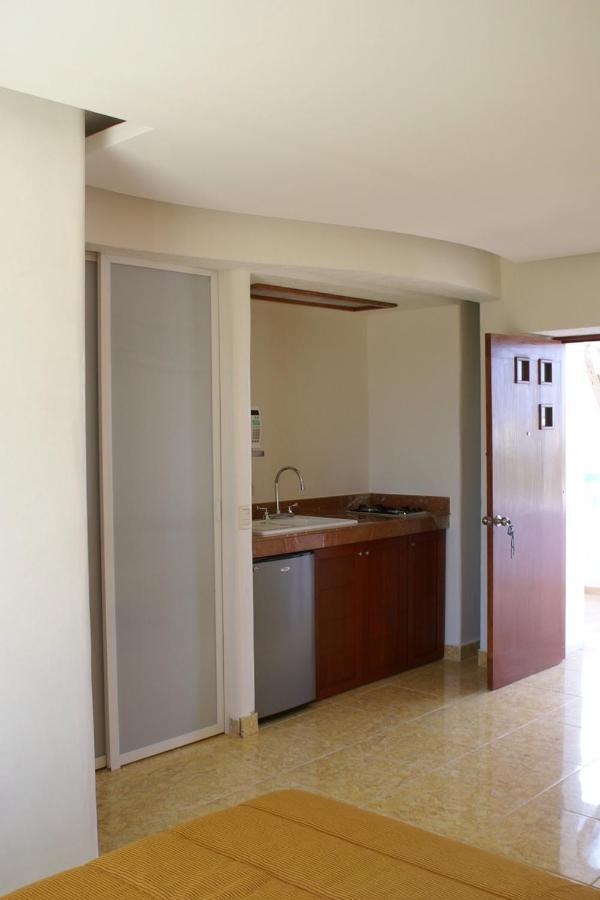 Suites Riviera Cancun Exterior photo