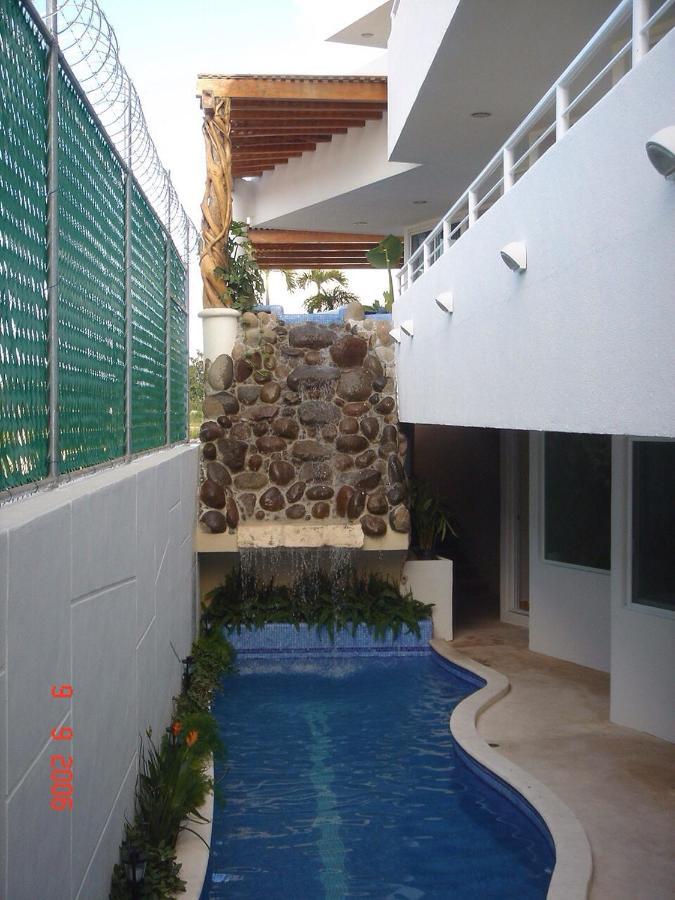 Suites Riviera Cancun Exterior photo
